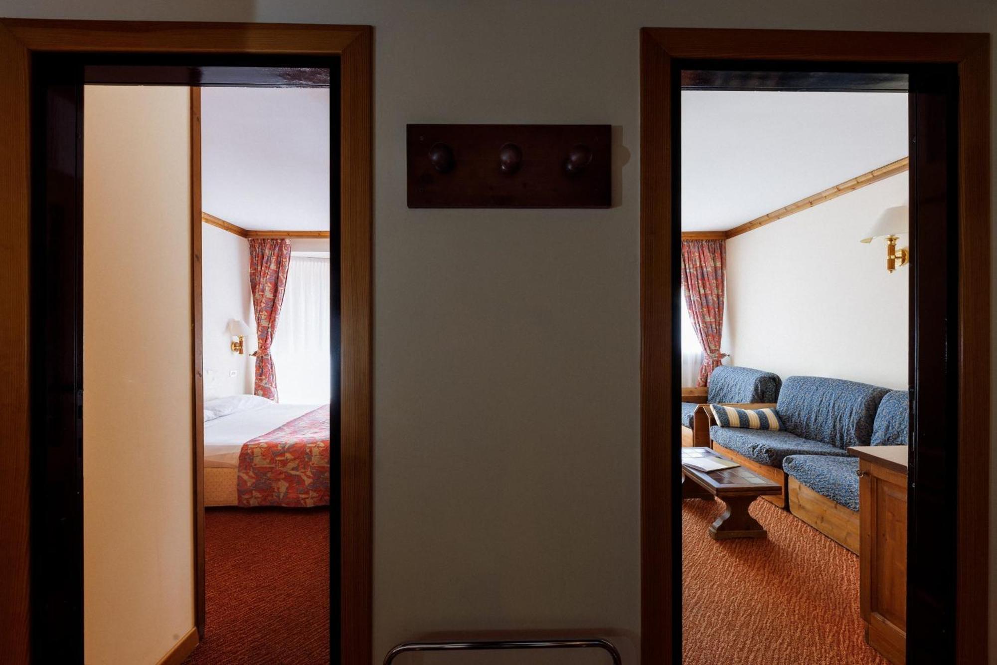 Hotel Alaska Cortina Кортина-д'Ампеццо Экстерьер фото