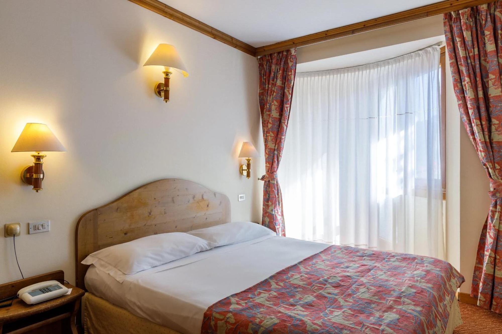 Hotel Alaska Cortina Кортина-д'Ампеццо Экстерьер фото