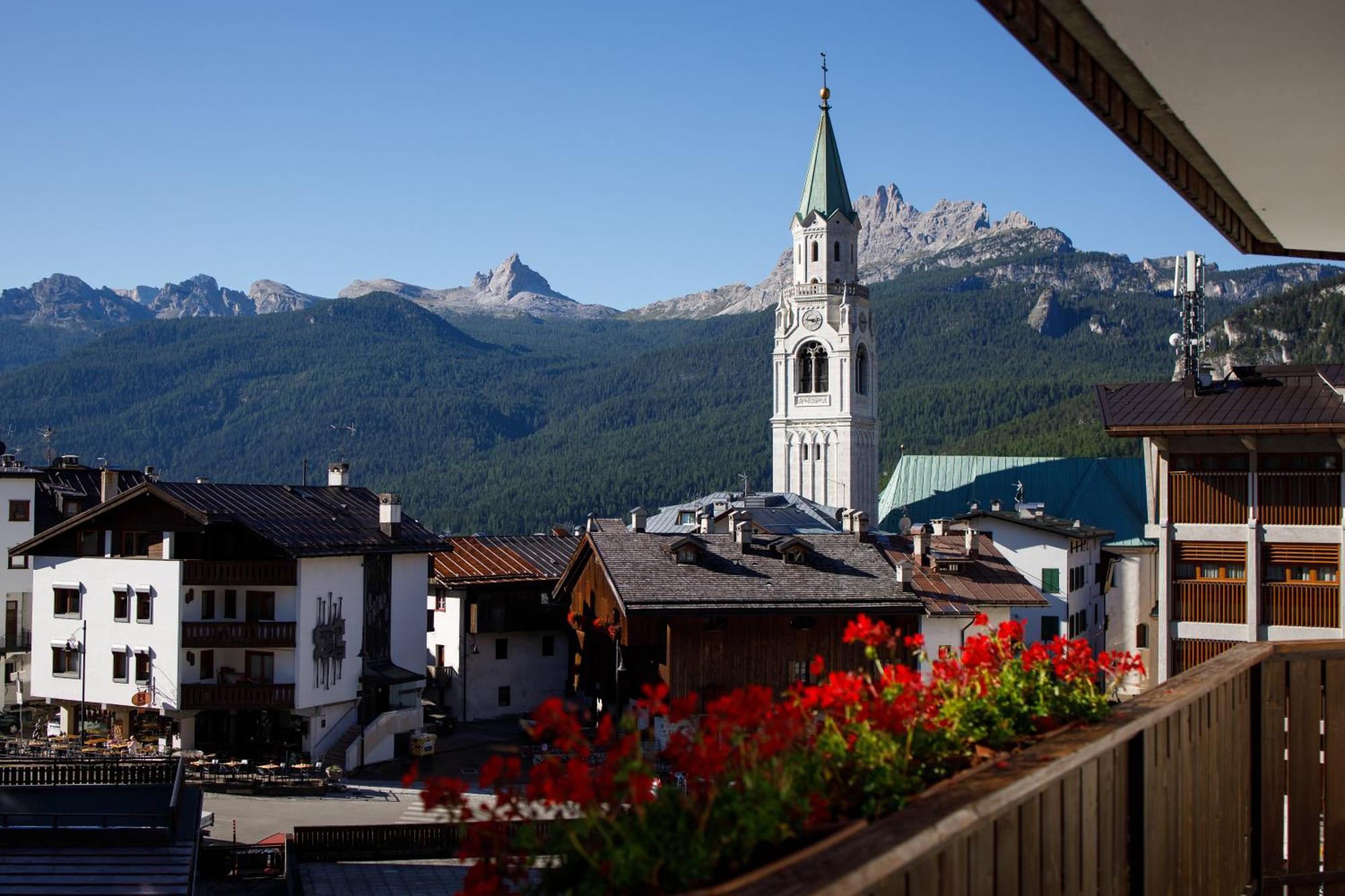 Hotel Alaska Cortina Кортина-д'Ампеццо Экстерьер фото